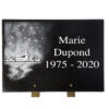 Plaque funéraire personnalisée en granit noir, avec Village, et ciel étoilé incrustés de cristaux